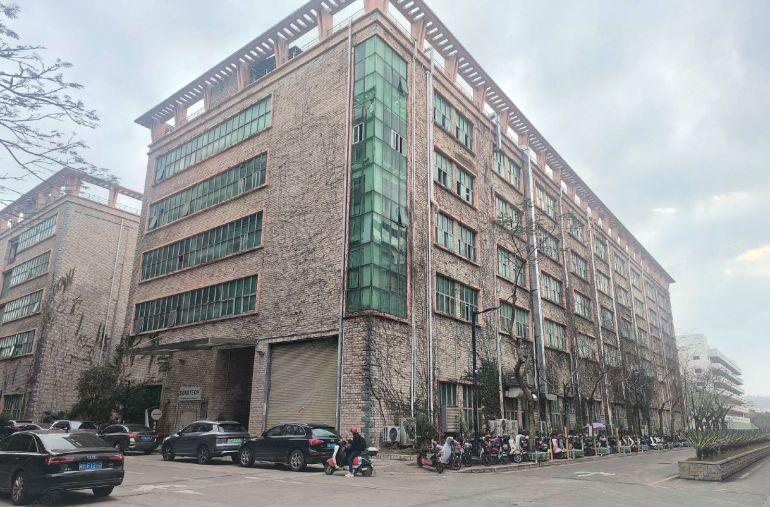 茶山原房东一二楼各2000平精装修厂房仓库，大小分租水电齐全