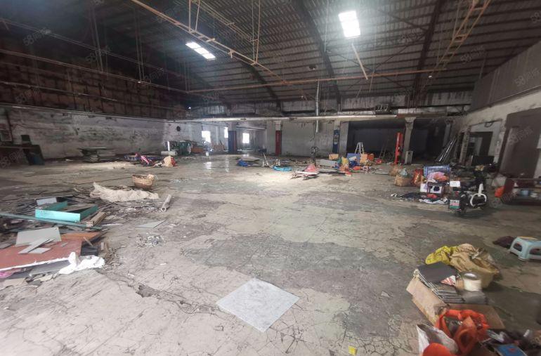 茶山卢屋向西工工业区附近大路边单一层2000方厂房出租可分租