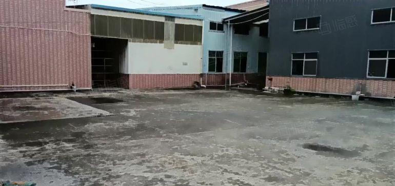 原房东小独院砖墙到顶单一层厂房出租主干道边上格局方高度10米