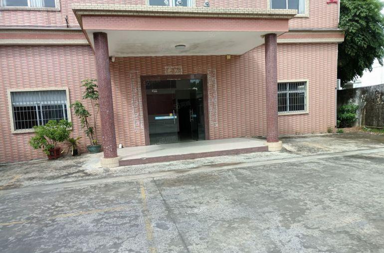 原房东小独院砖墙到顶单一层厂房出租主干道边上格局方高度10米