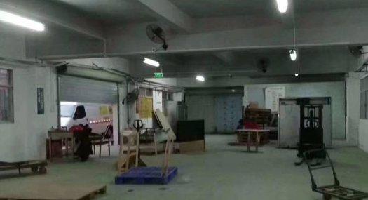 凤岗雁田独院水电齐全村委厂房2500平，合同5年，