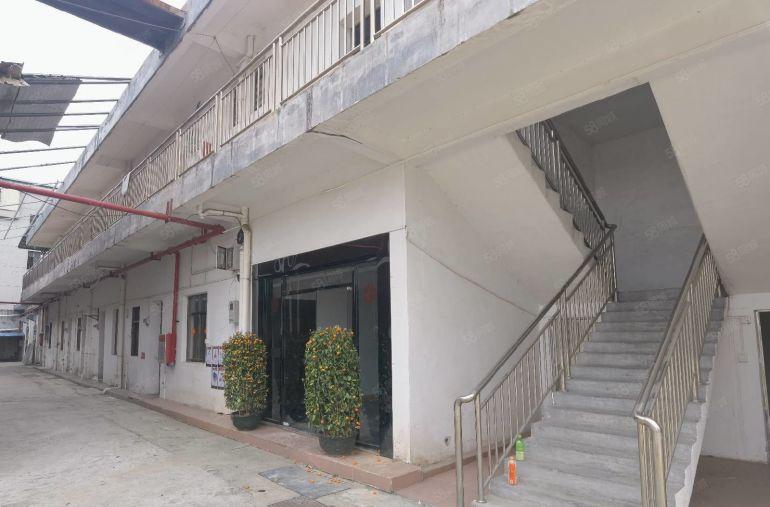 石排原房东钢构独院厂房出租，适合注塑冲压模具抽粒机械设备等