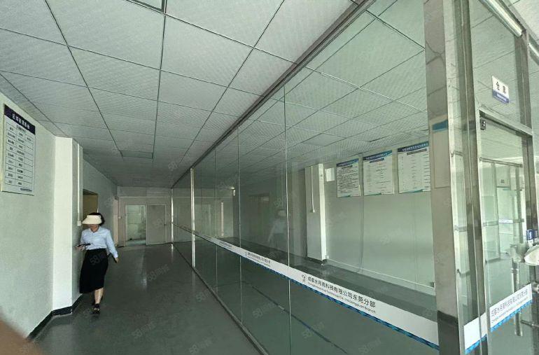 东莞石排低价厂房出租无尘车间现成办公室装修水电齐全