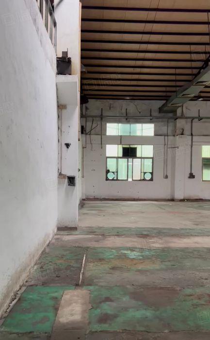 石排镇赤坎工业区南一路800平方铁皮房招租