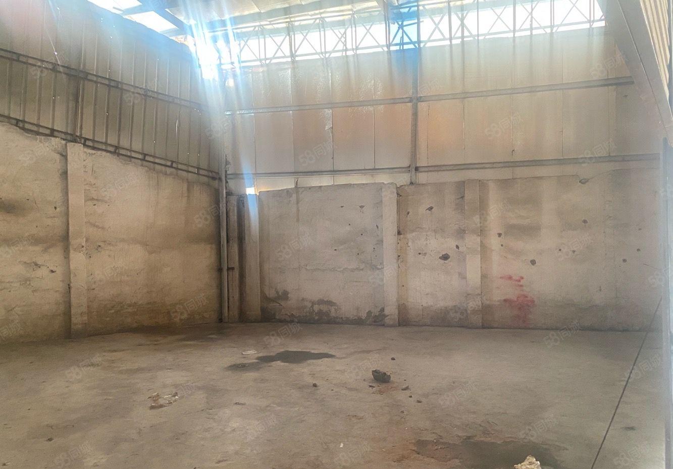 形象好石排新出单一层低价厂房出租可分租设备五金仓库出租空地大