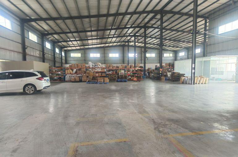 本地房东独院钢构厂房出租滴水9米高水电齐全精装修12块一平方