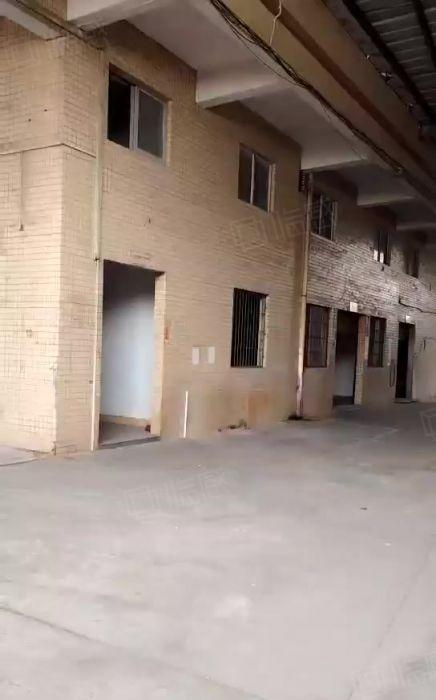 1800平方原房东独门独院带三台10吨航车厂房出租