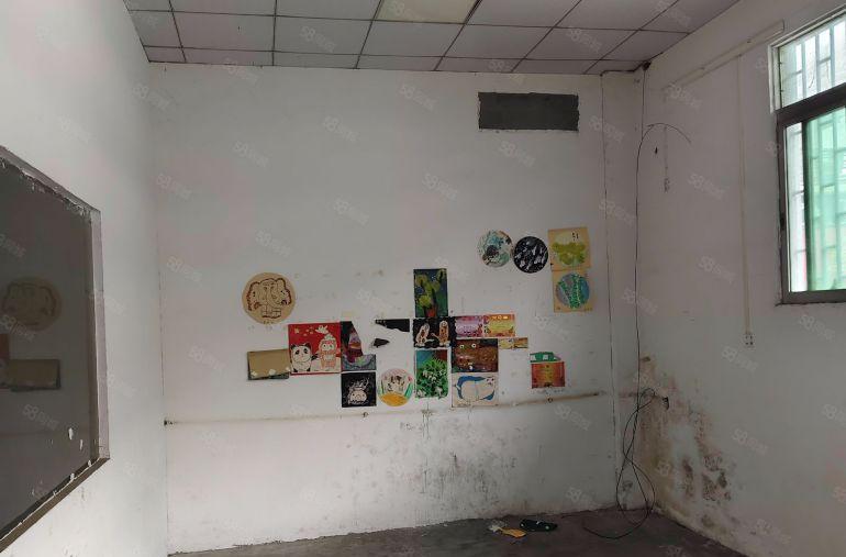 中堂400平方原房东空地大单一层厂房招租