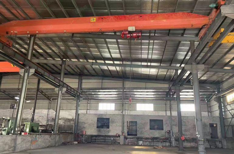 中堂带行车单一层厂房低价出租