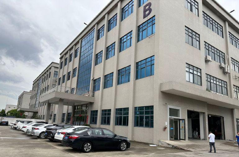 高埗工业园标准厂房出租，一楼1980平，可办环评有办公室装修