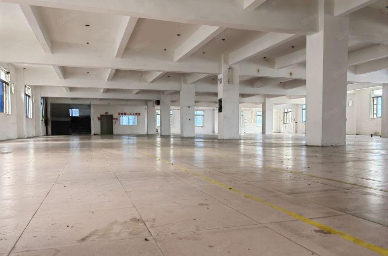 独门独院两层配套电梯2500平方，租金13元每平方