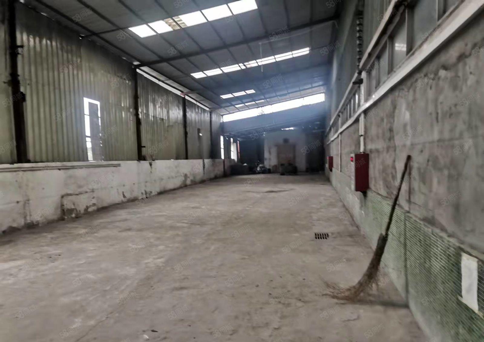 高埗冼沙有现成航吊，单一层厂房出租