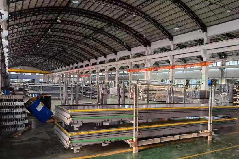 滴水10米高单一层带高台仓库独院厂房出租，带牛角行车重工业