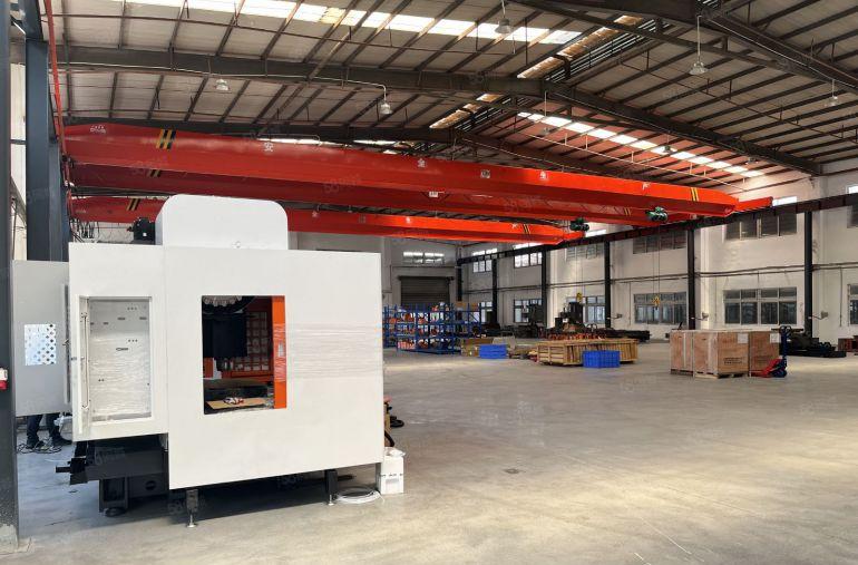 企石厂房出租，新出原房东独院带两部五吨航车空地非常大适五金等