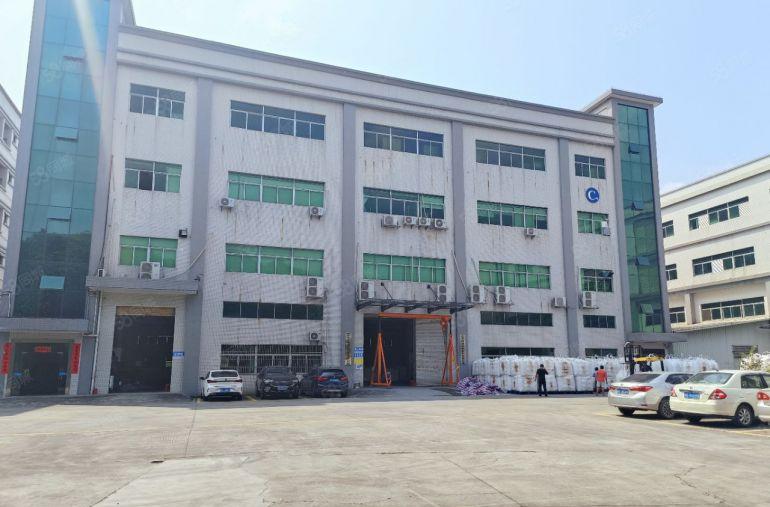 企石镇原房东，厂房2楼3楼，单层面积1800平，可分层出租