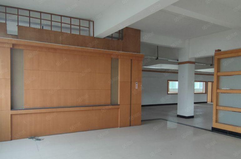 企石新出原房东楼上实量面积1500方带精装修办公室全新地坪漆