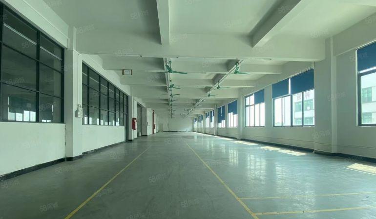 企石镇工业区楼上1000平米厂房出租，带精装修