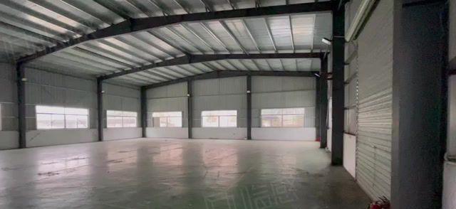 企石原房东低价钢构厂房1000厂房出租，中间无柱子