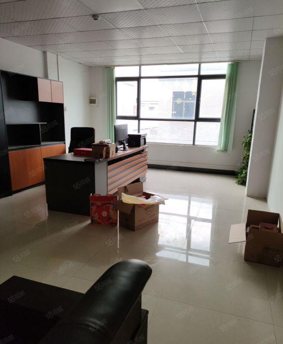 东莞企石镇楼上450平米带装修厂房出租，水电齐全