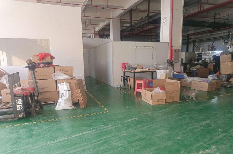 本地房东水电齐全精装修650平方可以进大车利用率很高