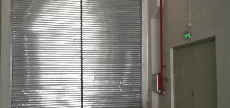 企石镇工业园区一楼1000平米厂房出租带办公室带航车