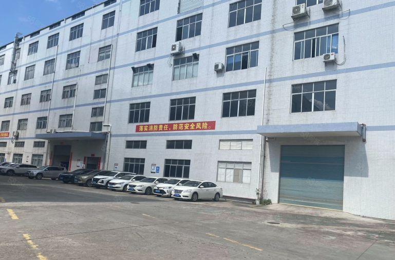 谢岗镇新出一楼6米高800平方米，带一部3吨的行车。