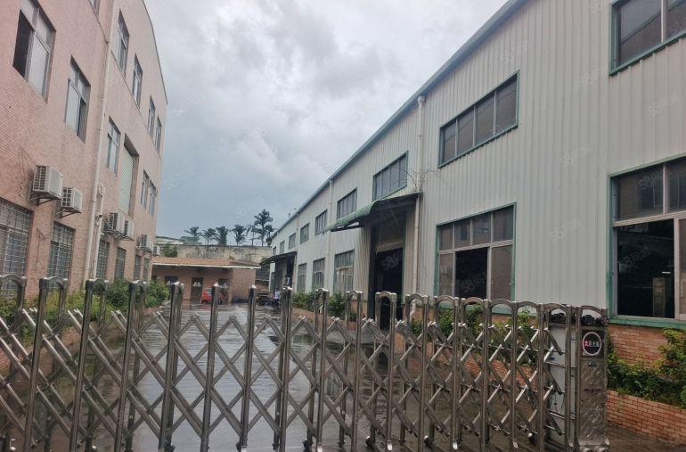 谢岗镇重工业单一层厂房招租，滴水8米，带3部15吨行车！