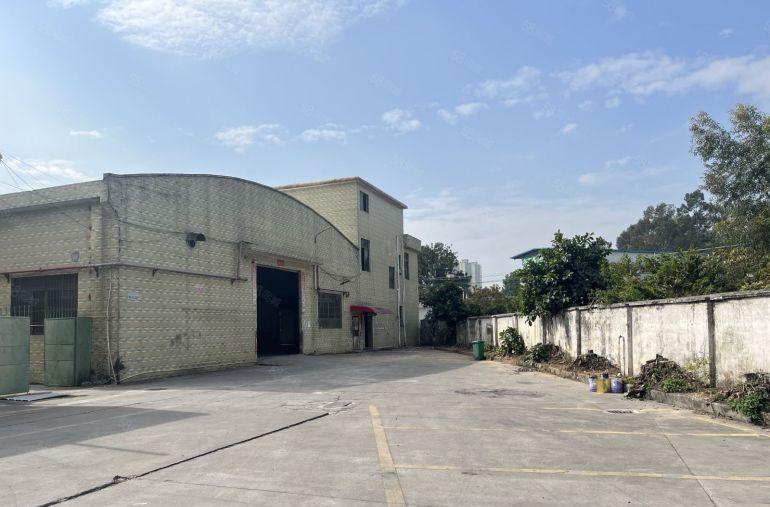 谢岗厂房出租，新出原房东独院。适合五金钣金机器设备冲压抽粒等