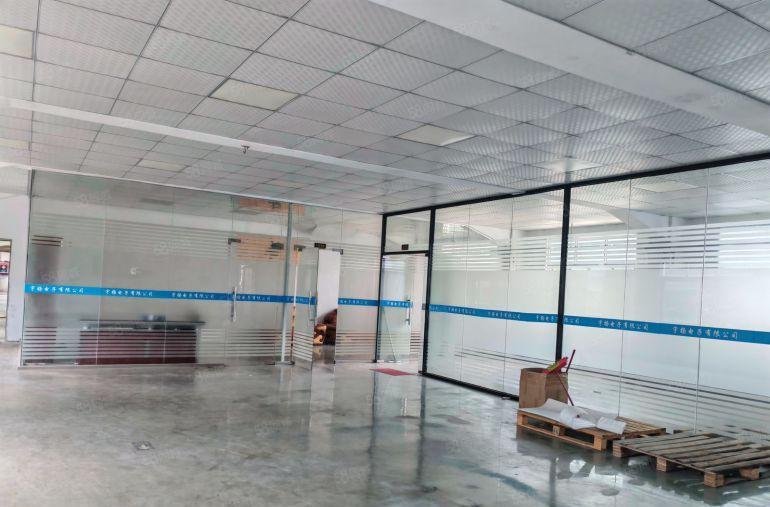 谢岗镇原房东精装修办公室水电齐全拎包即可生产800平方