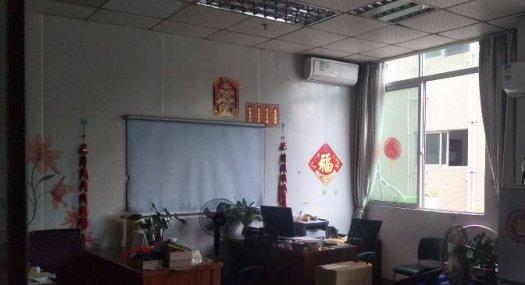 凤岗雁田楼上带带装修吊顶办公室厂房出租2100平