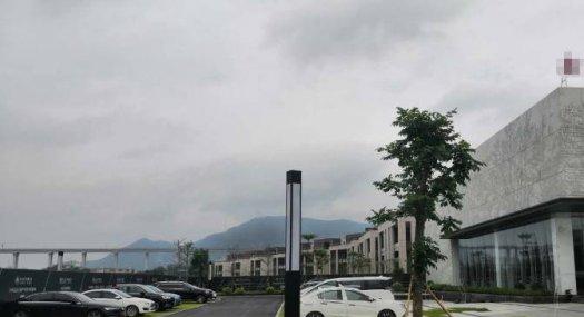 东莞最美清溪镇写字楼低价出售，双证齐全，价格便宜。