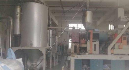 凤岗官井头 一楼高5.9米 带牛角厂房出租 近大马路边