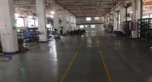 凤岗五联出租电子，玩具，配件可分租厂房1620平