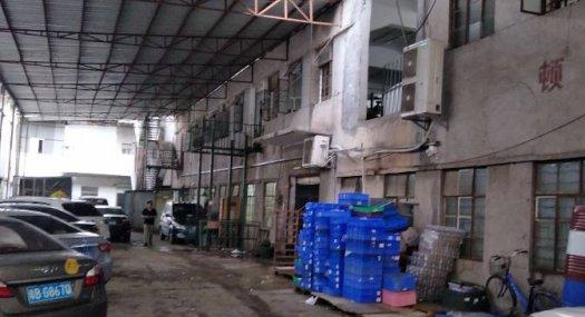 凤岗油甘埔设备，注塑，加工厂房出租 靠近路边 价格便宜