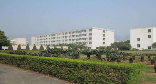 东莞市常平镇１００００平方独院厂房出售（集体合同）２２００万