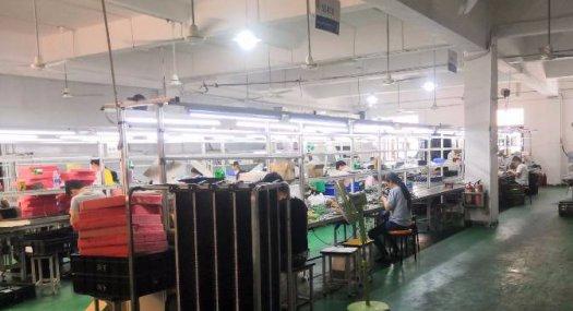 凤岗雁田布心出租楼上带装修厂房1200现成办公室