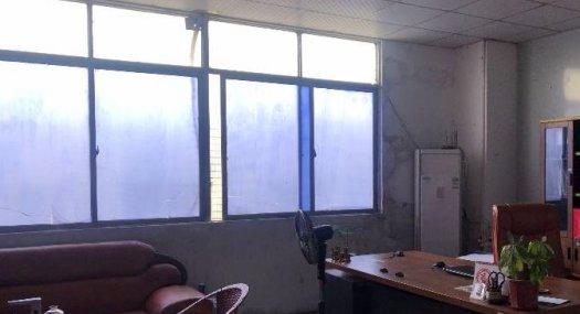 凤岗镇浸校塘楼上现成水电齐全厂房出租730平