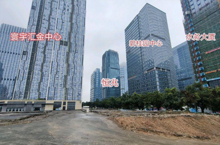 南城CBD核心位置，