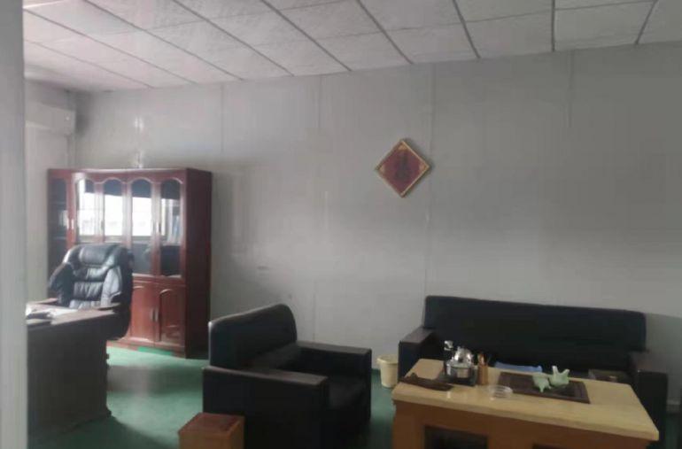 厂房2楼出租  有升降机办公室