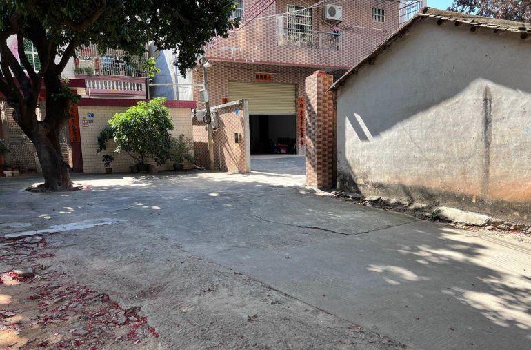 离镇区8，离高速路口10