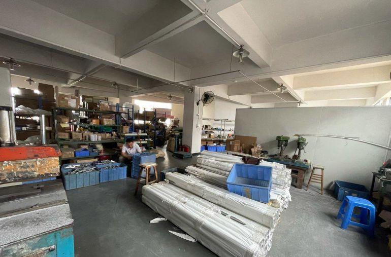 国道边原房东490平方5楼