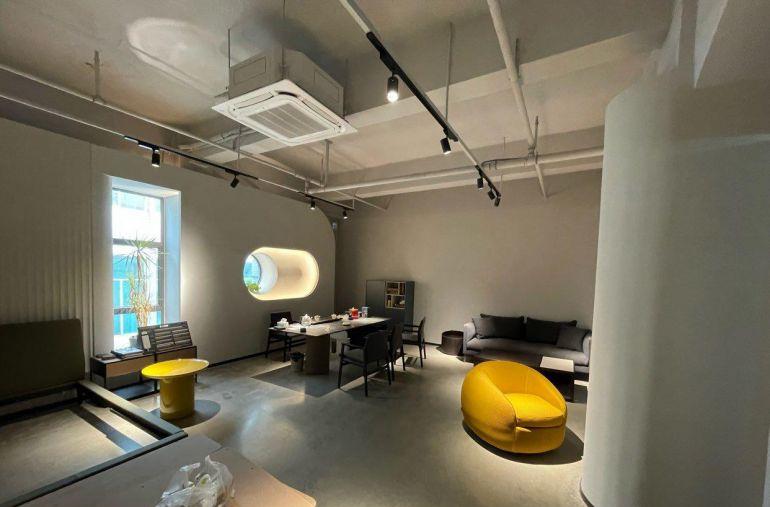 全新装修刚装好一年，有环评，喷漆房环保设备全新