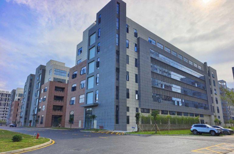 东莞市清溪镇10万平米全新红本厂房出租可分租