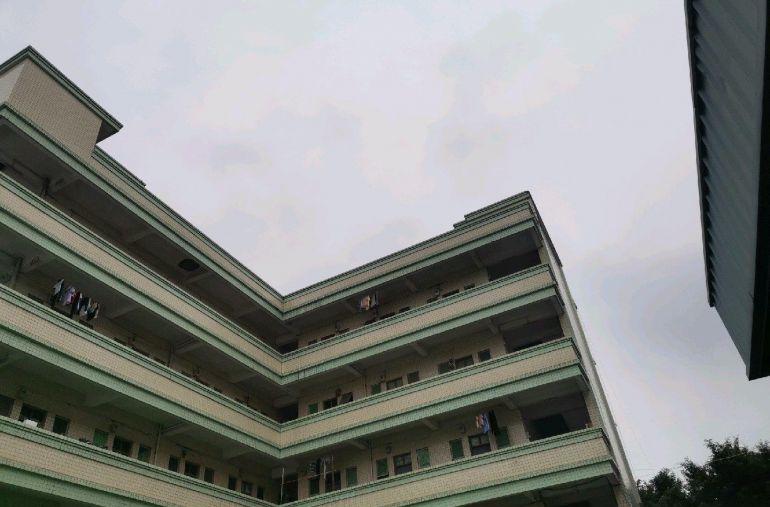 工业区自建厂房，有电梯，有宿舍配套