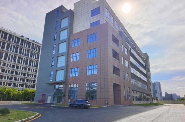 东莞市清溪镇10万平米全新红本厂房出租可分租