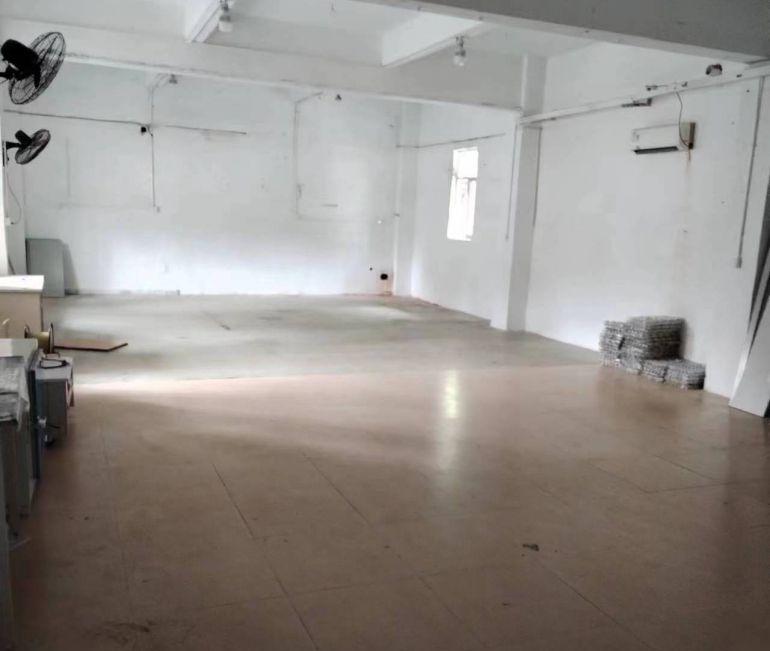 村委一楼临街厂房直招，可做加工，便利店，仓库，价格面议！