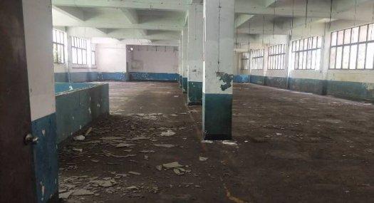 凤岗镇官井头独院厂房出租5200平 可分租 主干道边上