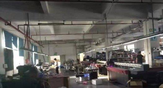 凤岗雁田布心工业园楼上带装修现成办公室厂房1600平出租