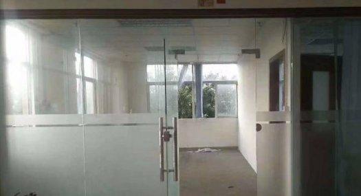 凤岗官井头靠近龙岗楼上现成办公室水电齐厂房766平