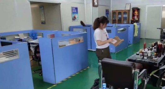 凤岗凤德岭楼上无尘车间厂房出租1500平，带水电齐全